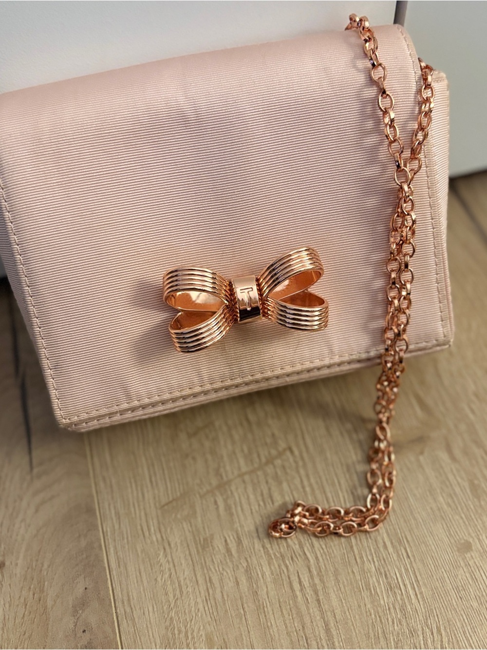 Ted Baker Blush Pink with Rose Gold Bow Chain Crossbody Bag - Picture 2 of 3